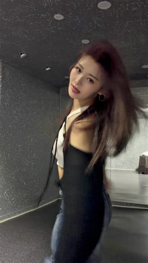 클로즈업 느낌으로 한 번 더 올리기 💙 | IVE - BANG BANG