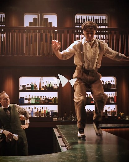 The doors to the Green Light are now open! 🥂 Peek inside and get a look at the wonders that await you inside Jay Gatsby's club – breathtaking aerials, irresistible dance numbers and 1920s decadence. Sydneysiders are already filling up the hottest club in town – season now extended to 24 Mar! 🎉 Tickets to Gatsby are available now: https://soh.online/gatsby_book-now | Sydney Opera House