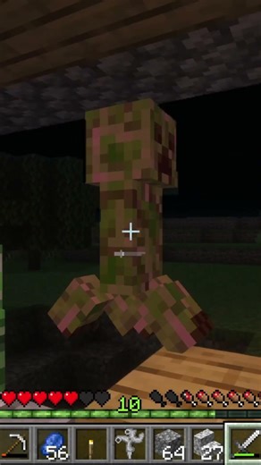 Creepers ALWAYS do this on PURPOSE... #minecraft #gaming #clips