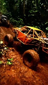 Extreme Jungle Off-Roading: Mud Bogging Mayhem! 🌳🚜