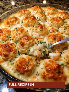 The ultimate cozy dinner recipe for biscuit and seafood lovers! 📝 Ingredients : 1 lb shrimp, peeled & deveined 1 can refrigerated biscuit dough (or homemade drop biscuits) 2 tbsp butter | Tasty Home Recipes
