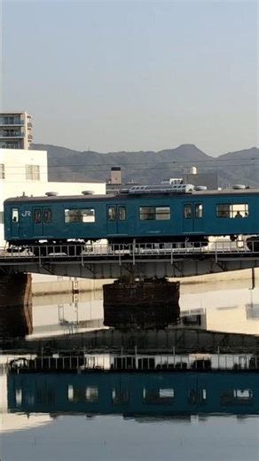和田岬を行く103系