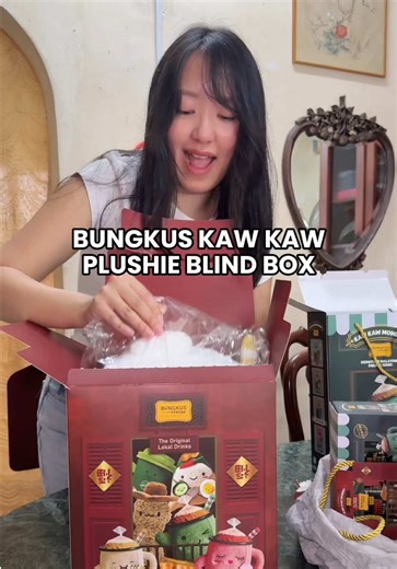 My first Bungkus Kaw Kaw Hug Me Plushie and it’s soooo cute! It’s a blind box and of course I was wishing to get the cutest Kaw Boi but this one’s cute too! So squishy and soft
