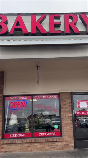 Here til 5 #cake #fyp #local #bakery