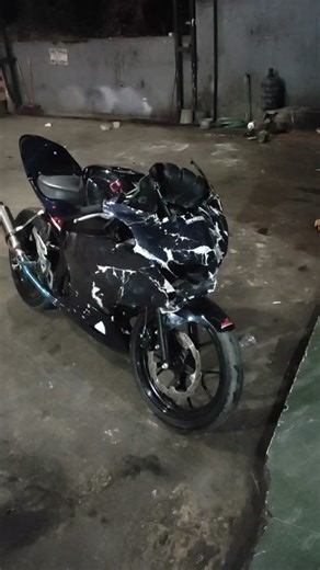 gatau lagi gaes gw bangun motor selama 4 bulan lebih bertahan 4 hari doang ancur lagi karna ulah anak sekolah nyebrang sambil wheelie terus berenti di tengah jalan biar apa.#gsx #fypシ #gsxr #fyp #crashed #crash