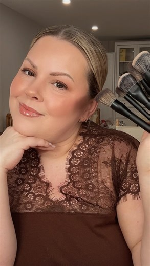 Selena Marchand | How to use makeup brushes 101! I promise they will give you a better result then using your fingers for everything Comment the word... | Instagram