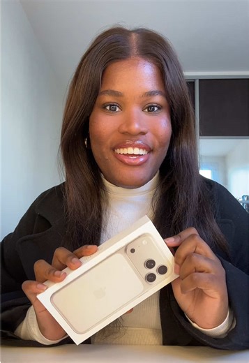 Unboxing de mon nouveau téléphone !! Il m’a coûté un rein mais 0 regrets ❤️❤️ #unboxing #iphone #apple #new #fyp