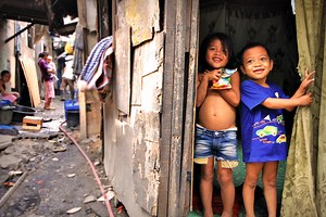 Smokey Mountain: A Walk Through The Slums Of Manila, Philippines