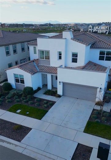 Stunning Lakefront Living in Lathrop, CA
