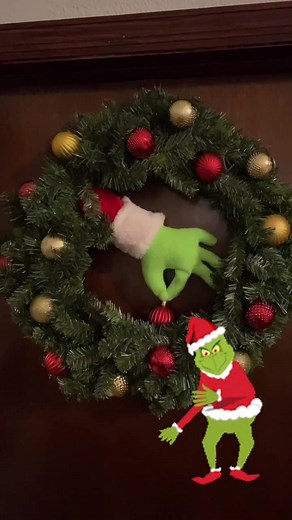 DIY Grinch Wreath Tutorial