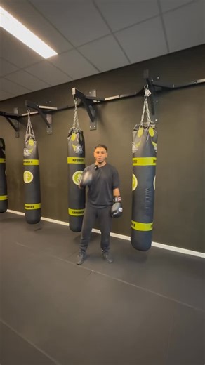 De rechter lowkick is onmisbaar in het kickboksen en mega effectief, mits je deze goed uitvoert! 🔥 #kickboksen #lowkick #sporttips | NoofieFit