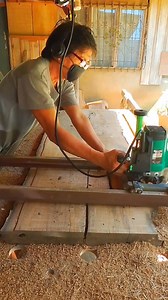 Flattening the slab using router sled👍🏼 #fypシ゚ #carlospanit #woodworking #carpentryworks #highlightseveryone | Carlos Flores Panit