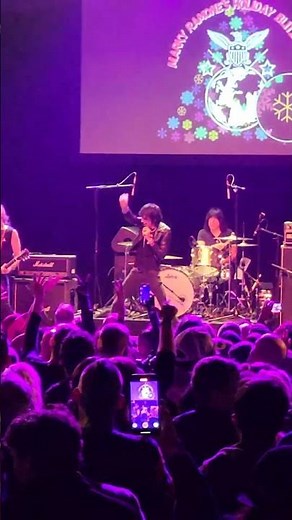 Marky Ramone's Holiday Blitzkrieg - "I Wanna Be Your Boyfriend" live @gramercytheatre on 12/05.