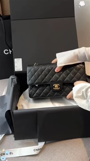 Aaaaa on Instagram: "Please contact me for shopping #louisvuittonbag #guccibag #celinebag #supreme #chanelbag #yeezy #lvbag #nikebag #bubbelue #mcqueen #prada #burberry #delvaux #versace #miumiubag #rolex #adidas #valention #givenchy #balenciaga #fendibag #delvaux #loewebag #diorbag #yslbag #hermes #christianlouboutin #dolcegabbana #bvlgaribag #bag"