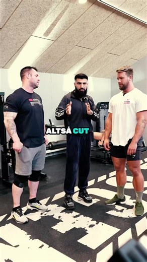 Det bedste tip til dit ☀️ sommercut, du (måske) overser 👇 De fleste tror, det kun handler om træning og kalorier… Men én ting spiller en kæmpe rolle for din form 👇 👉 Balancen mellem omega-3 og omega-6 fedtsyrer Hvis den er off, kan det påvirke: • Din fedtforbrænding • Din inflammation • Din generelle form og velvære 🐟 Omega-3 (det gode) Findes i fx laks, makrel, sild, hørfrø og valnødder ✔ Reducerer inflammation ✔ Støtter fedttab ✔ Forbedrer din sundhed ⚠️ Omega-6 (for meget af det dårlige) 