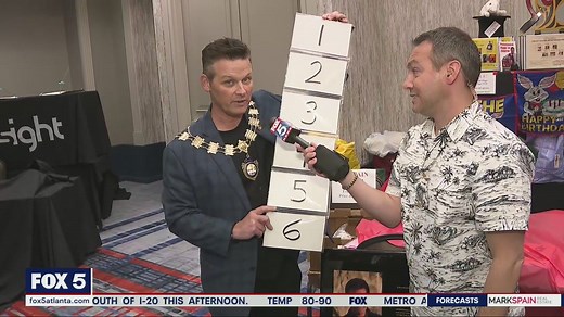 Hundreds of magicians 'appear' in Atlanta for annual convention
