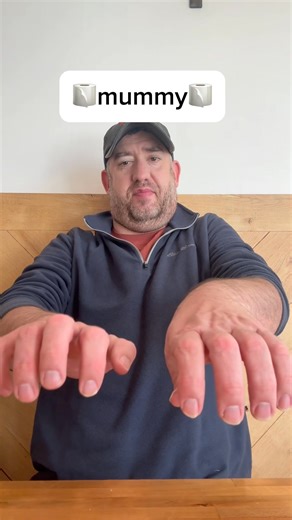 ASL sign for mummy / Learn ASL #mummy #ASL #deaf | American Sign Language Tutoring with Sean McCauley