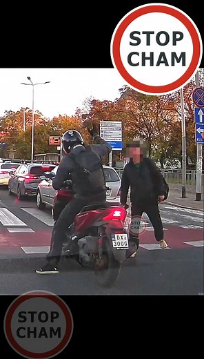 430K views · 947 reactions | Pieszy na czerwonym i spięcie z kierującym skuterem - 29.10.2025 Wrocław | Stop Cham | Facebook