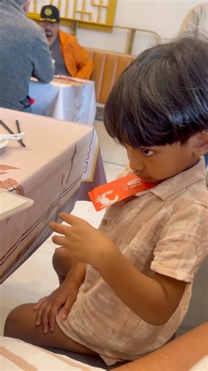 Yummy food restaurant #singapore #crab