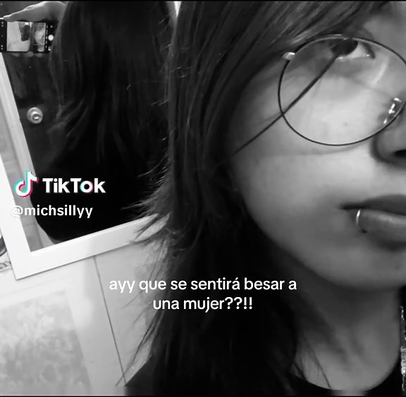 Cómo se siente besar a una mujer