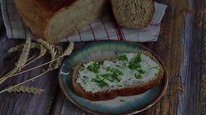 11K views · 192 reactions | Domácí chleba z trouby Celý recept: https://rcpt.cz/vxn8 | Toprecepty.cz | Facebook