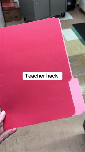 Creative Teacher Hack: Turn File Folders into Tri-Folds
