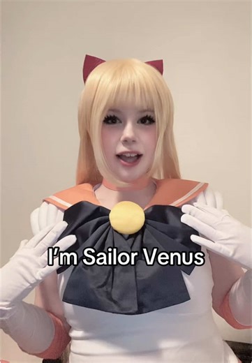 Sailor Venus Cosplay Showcase