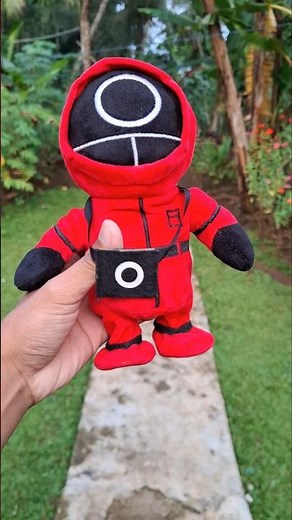 Boneka Squid Game Rekam Berbicara
