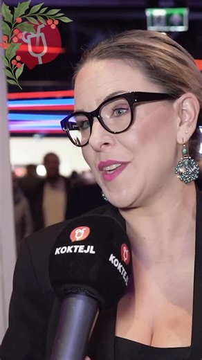 Koktejl.sk on Instagram: "Herečka prezradila, ako trávi najkrajšie sviatky v roku. @kristina.tormova ❤️ Tormová odhalila, že do vianočnej kapustnice pridávajú naozaj netradičnú ingredienciu. “Dávame studené zemiakové pyré do kapustnice. Teda na tanier a zalievame to horúcou kapustnicou. Tú varíme už vegánsku, to manžel varí brutálnu. Takže to zemiakové pyré. To akože naozaj, to je brutálna vec,” pochvaľovala si jedinečný recept. Viac rozhovorov na www.koktejl.sk #vianoce #koktejl #dnes"