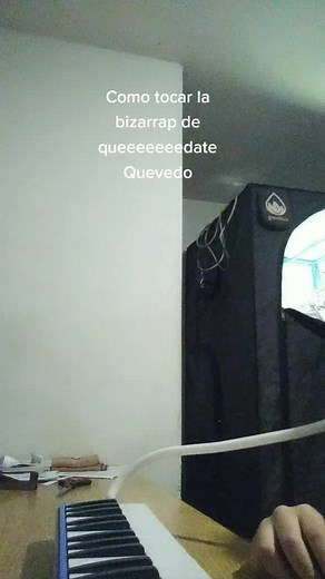Tutorial para tocar la melodía de Queeeeeeedate de Quevedo en melodica