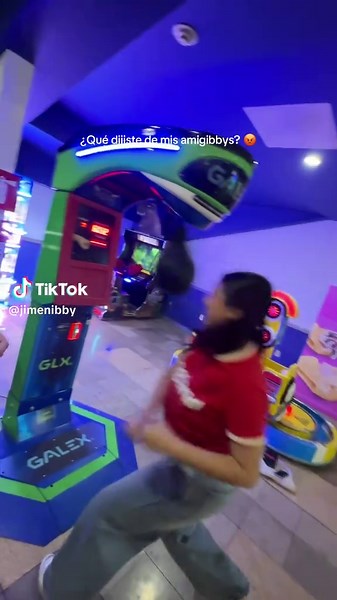 con los amigibbys no 😤 | gibby dancing on a table