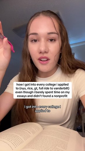Avigail Laing on Instagram: "Comment “ESSAY” to get my FULL guide on how to write a college essay (including a copy of the REAL Common App essay that got me into every school) or “HELP” if you’re interested in booking 1:1 college essay coaching with me! (more details below) (🚨NOTE: MUST BE FOLLOWING, or else Instagram won’t let me message you!) College essays are so important, and so easy to get right…if you have the right guidance! That’s why 1:1 essay coaching works like magic. In 1:1 