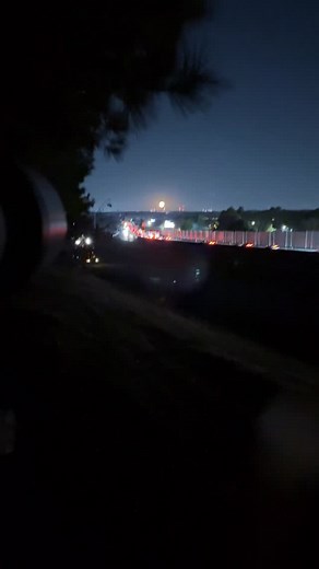 A Massive Moonset! Such an incredible sight to see this morning as a huge moon set over the Atlanta skyline, and yes I know it’s not the official supermoon till Wednesday, still it looks pretty super in my opinion . . #beavermoon #supermoon #astro #atl #atlscoop #moon #fullmoom #ga #georgia #sonyalpha | Brennen Photography