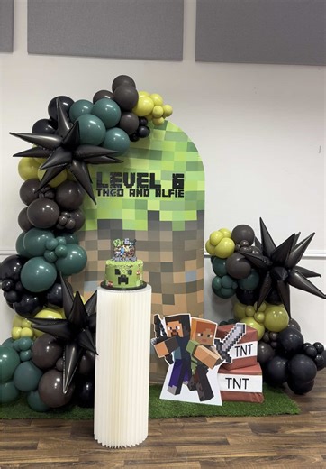 6th Birthday Party: Minecraft Balloon Creations