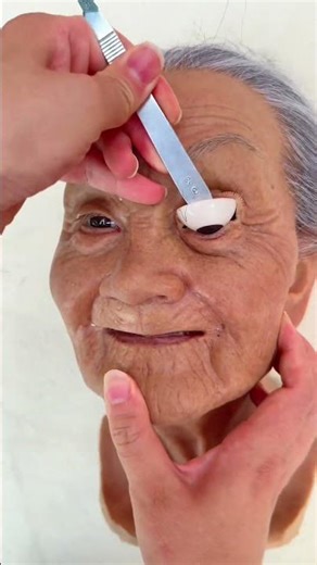 This Is a Wax Figure? Unbelievable #Sculpture#DeceptivelyReal#Real#Interesting