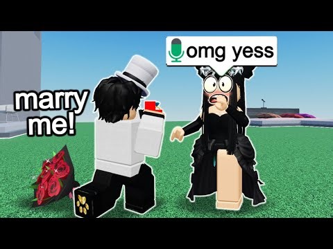 PROPOSING To Random E-GIRLS In Roblox VOICE CHAT 2!