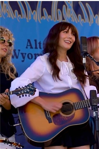 “Octopus’s Garden” Molly Tuttle 8/10/25 Grand Targhee Bluegrass Festival #mollytuttle #beatles Video by Kat
