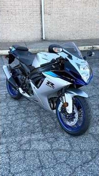 2026 Suzuki GSX-R 600 in blue and silver walk around
