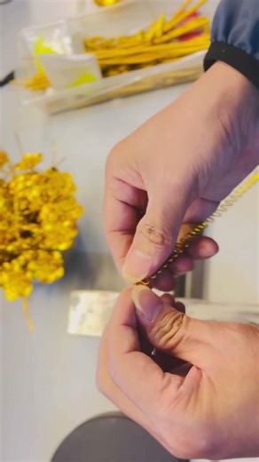 Instructions on shaping the canopy and pistil of a bonsai tree #diycrafts