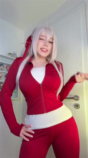 Alya in a tracksuit 😗 #alyasometimeshidesherfeelingsinrussian #alyacosplay #cosplay