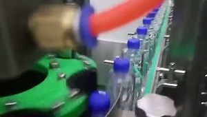 This hot-filling beverage machine fills up to 30,000 juice bottles per hour. Source it here: bit.ly/2C4vY8Q | Alibaba.com