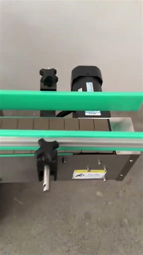 Customized height labeling machine#Labelingmachine #packingmachine #packing #labelingmachine