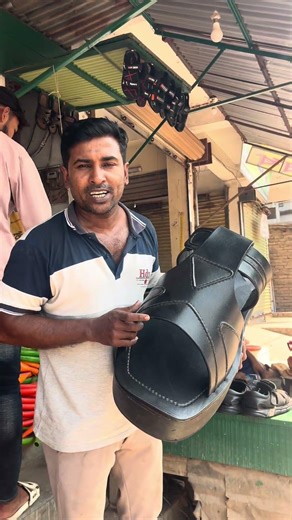 এত বড়ো জুতা কাকে উপহার দিতে চান?#foryou #unique #highlights