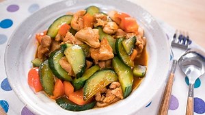 CUCUMBER CHALLENGE: Spicy Cucumber & Chicken Stir-Fry