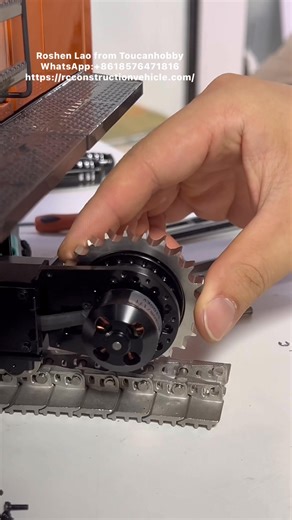 25K views · 388 reactions | When there is a problem with the crawler drive, how do we check whether the gear of the drive wheel is broken? Follow my steps and see！ #rchobby #toucanhobby #rcconstruction #rcexcavator | Toucanhobby | Facebook