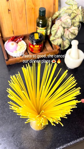 Caramelized Onion Chilli Oil Spaghetti 🍝🌶️ #homemadepasta #pastarecipe #pastalover #easyrecipe