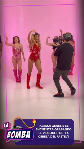 LA BOMBA on Instagram: "¡GRABANDO VIDEOCLIP! La modelo y empresaria venezolana @aleskagenesis publicó a través de sus redes sociales un adelanto del proyecto en el que se encuentra trabajando actualmente, al parecer, está grabando el videoclip oficial del tema "La cereza del pastel" el cual es el single oficial de su podcast titulado de la misma manera. ¿Qué les parece? #LaBomba"