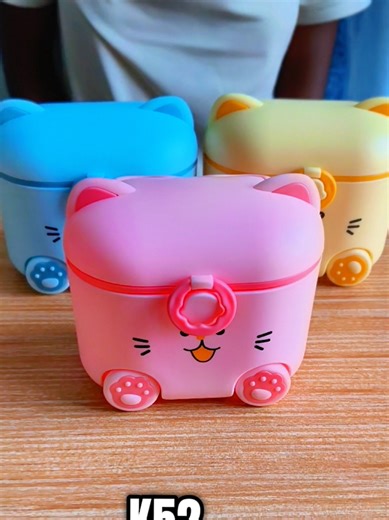 Portable Outdoor Food Storage Box for Convenient Dining