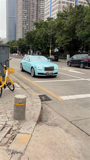 I spotted a Rolls-Royce Ghost with dual license plates at the Huanggang Port #RollsRoyce #Ghost