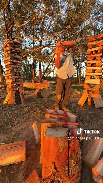 Hand Splitting Red Oak Firewood: 8lb Wedge Tips